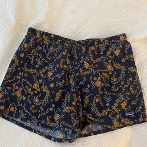 Womens Patagonia Baggies, Floral, Size M